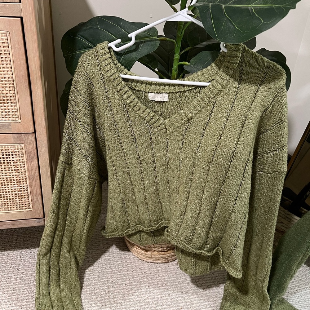 Pacsun Green V-Neck Women's Sweater